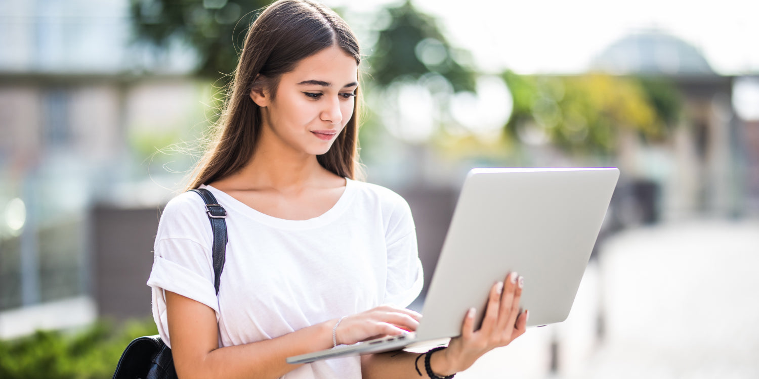 Mejor laptop para estudiantes: cómo elegir una este 2026